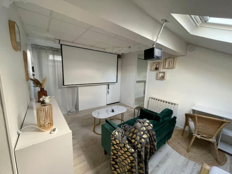 Mgb Studio Home Cinema Saint-Max Buitenkant foto
